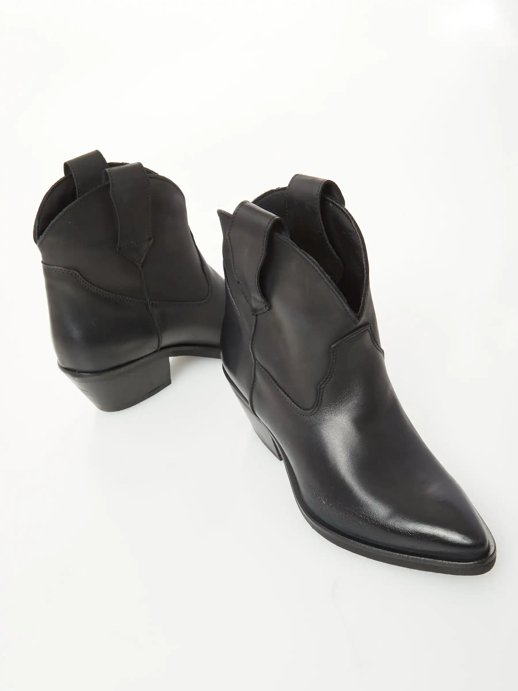 Ovyé boots shop